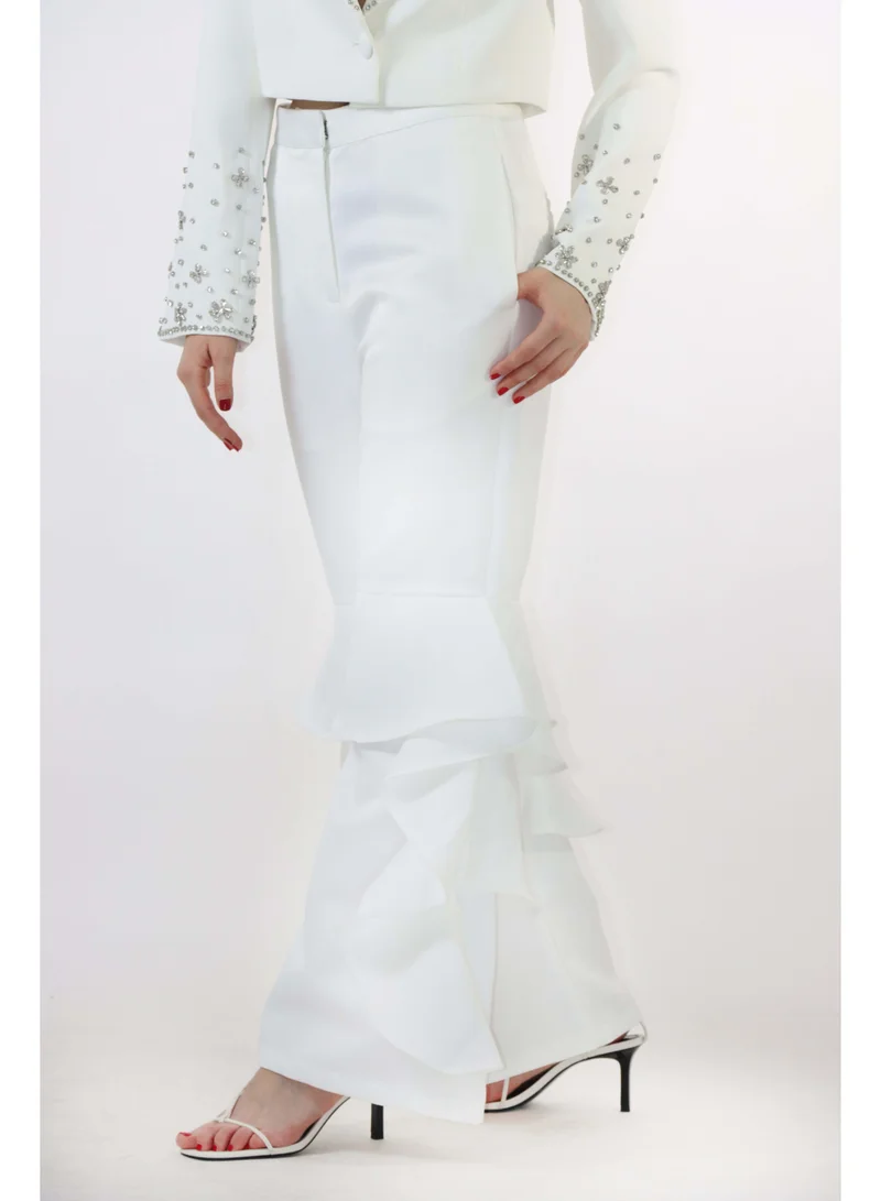 توترندس بنطلون أبيض بحركة تحتية